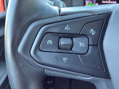 Used 2022 Chevrolet Bolt LT w/ Infotainment Package FWD image 27