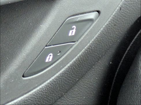 Used 2024 Chevrolet Equinox RS FWD image 27
