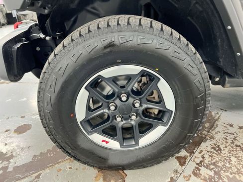 Used 2022 Jeep Wrangler Unlimited Rubicon w/ LED Lighting Group AWD/4WD image 22