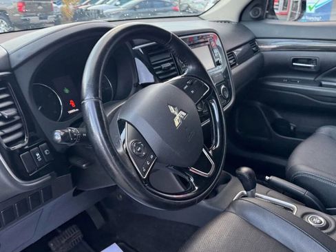 Used 2016 Mitsubishi Outlander SEL image 27