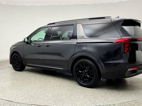 Used 2025 Kia Carnival SX w/ SX Dark Edition Package FWD image 6
