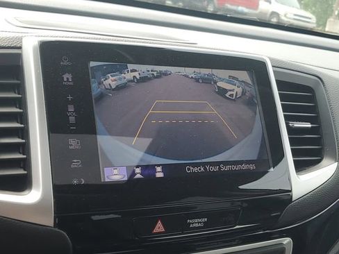 Used 2018 Honda Pilot Touring image 27