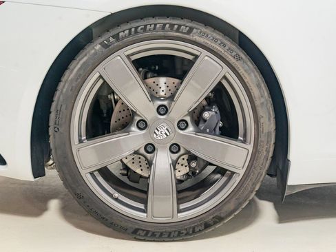 Used 2018 Porsche 911 Carrera T w/ Carrera T Interior Package image 14