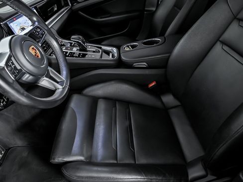Used 2018 Porsche Panamera 4S image 22