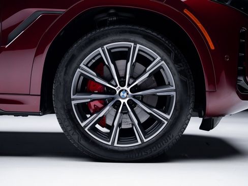 Used 2025 BMW X6 xDrive40i w/ Executive Package image 40