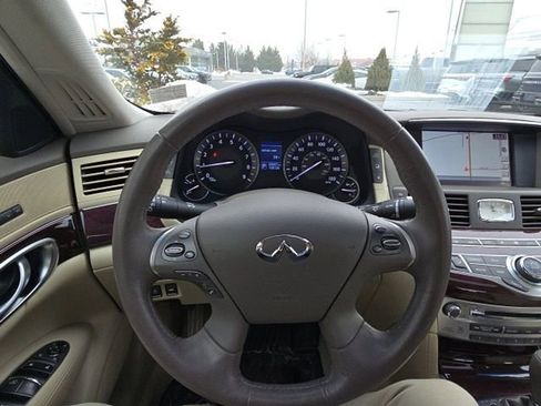 Used 2017 INFINITI Q70 L 3.7 image 12