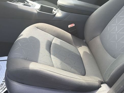 Used 2025 Toyota RAV4 XLE AWD/4WD image 14