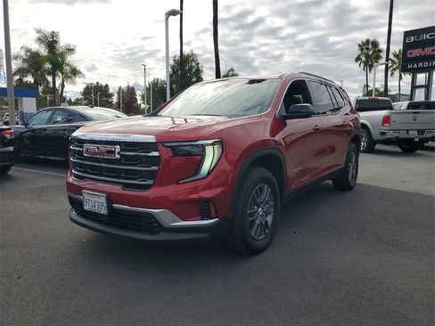 Used 2025 GMC Acadia Elevation image 2