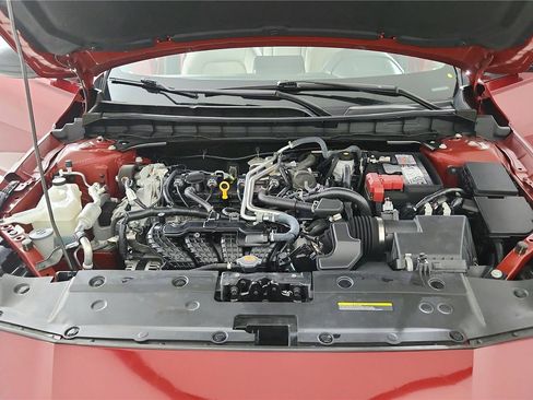 Used 2024 Nissan Altima 2.5 SV FWD image 31