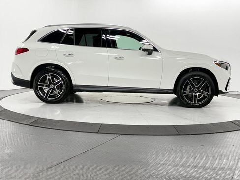 Used 2025 Mercedes-Benz GLC 350e 4MATIC w/ AMG Line image 31