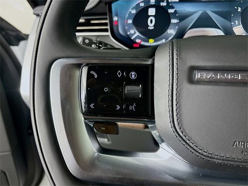 New 2026 Land Rover Range Rover Long Wheelbase SE image 10