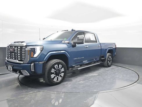 Used 2024 GMC Sierra 2500 Denali w/ Denali Reserve Package image 4