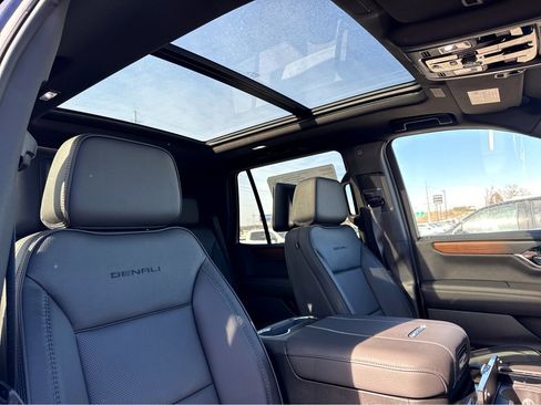 New 2026 GMC Yukon Denali w/ Denali Reserve Package image 5