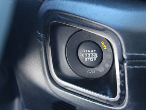 Used 2024 Jeep Wrangler Unlimited Sahara AWD/4WD image 23