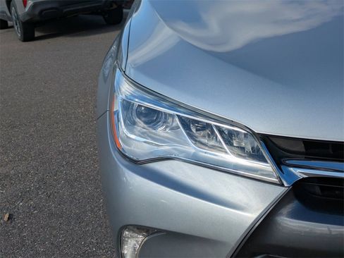 Used 2015 Toyota Camry XLE image 10