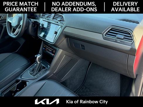 Used 2023 Volkswagen Tiguan SE w/ Panoramic Sunroof Package image 22