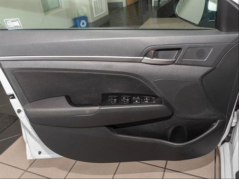 Used 2018 Hyundai Elantra SEL w/ Cargo Package FWD image 9