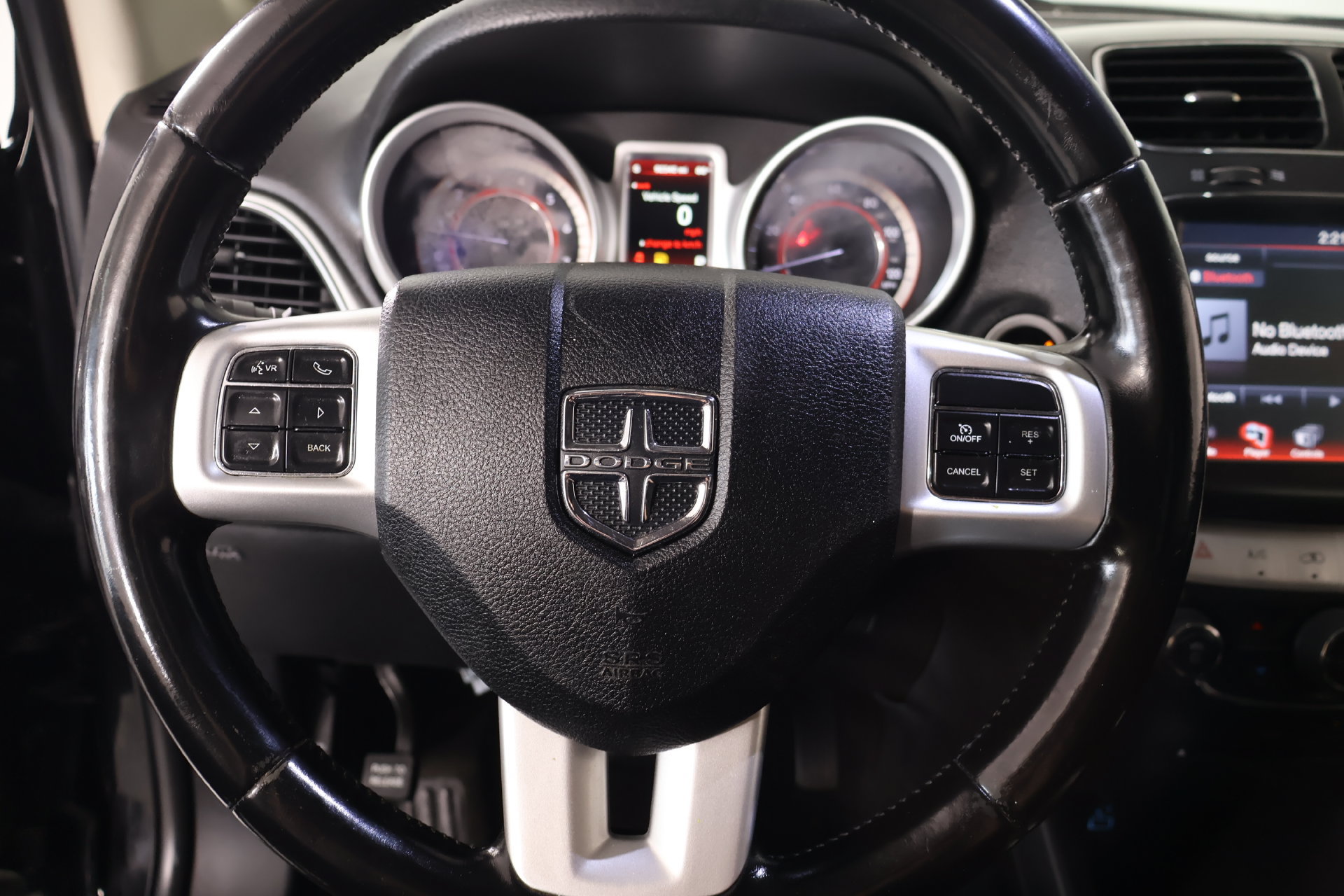 Used 2019 Dodge Journey SE FWD image 3