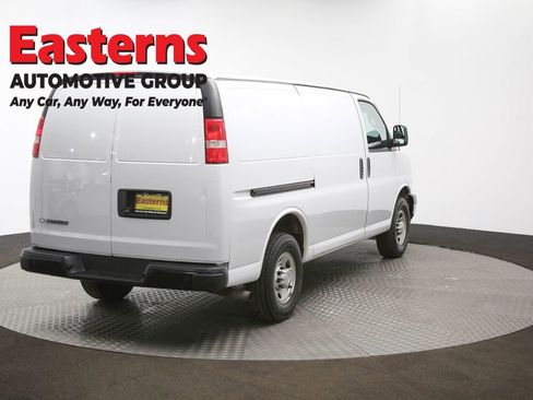 Used 2018 Chevrolet Express 2500 w/ Driver Convenience Package RWD image 39