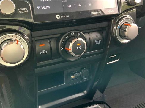 Used 2022 Toyota 4Runner TRD Off-Road Premium w/ Moonroof Package AWD/4WD image 32