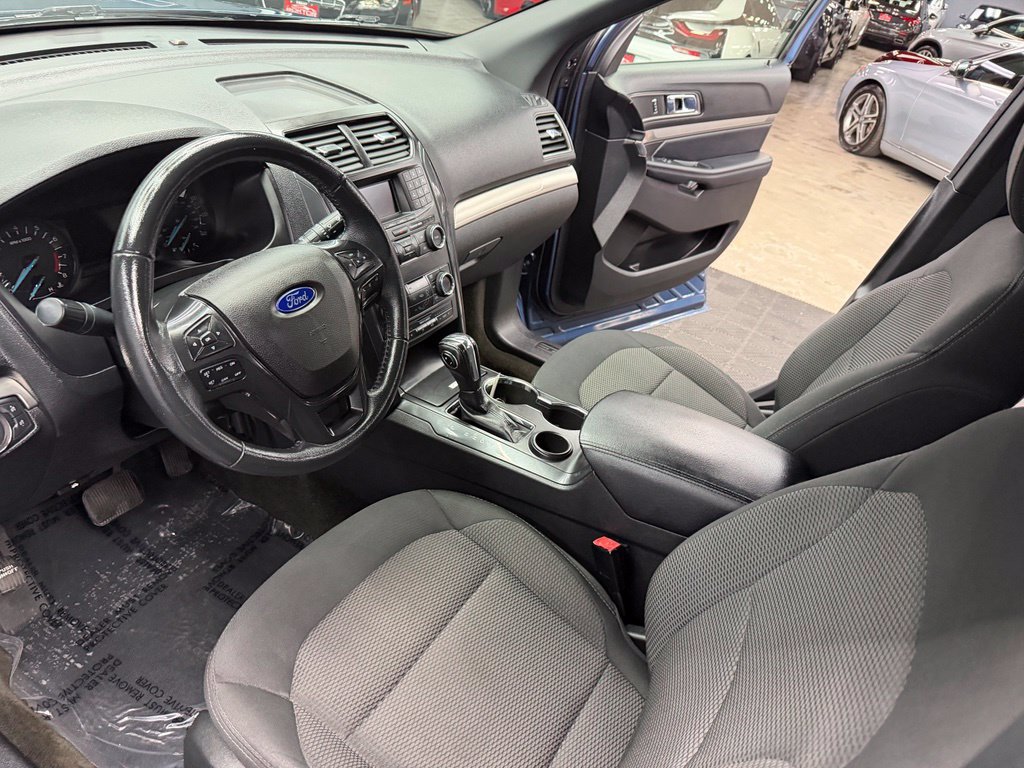 Used 2018 Ford Explorer XLT FWD image 32
