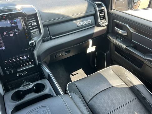 Used 2025 RAM 2500 Laramie AWD/4WD image 33