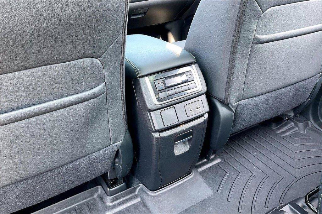 Used 2023 Subaru Ascent Onyx Edition AWD/4WD image 24