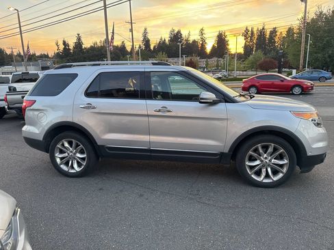 Used 2013 Ford Explorer Limited image 6