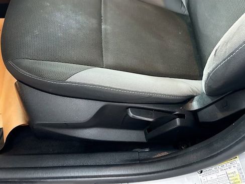 Used 2014 Ford Focus SE w/ SE Winter Package image 18