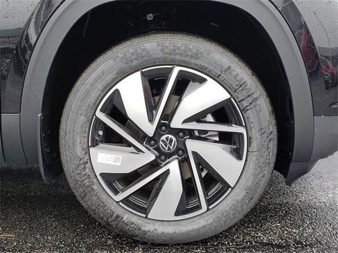 New 2026 Volkswagen Atlas SE image 12