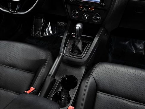 Used 2015 Volkswagen Jetta SE image 15