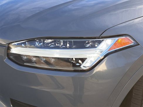 Used 2022 Volvo XC90 T5 Momentum image 36