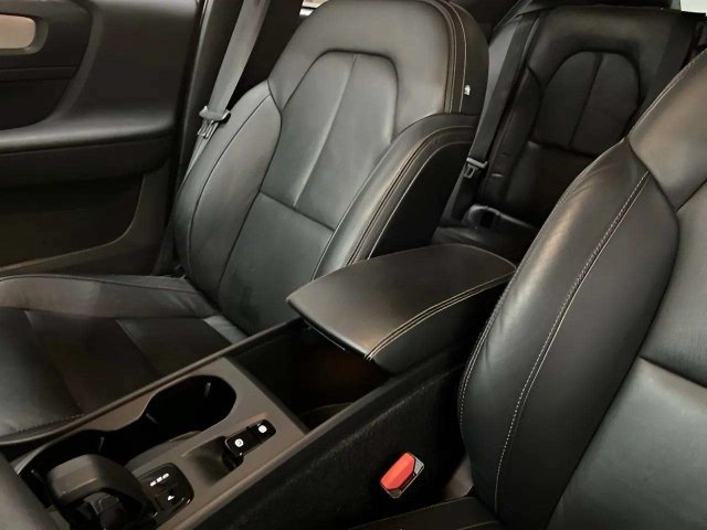 Used 2023 Volvo XC40 B4 Core w/ Convenience Package FWD image 80