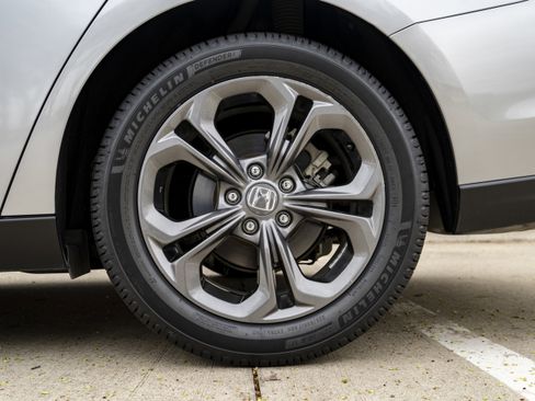 Certified 2023 Honda Accord EX image 15