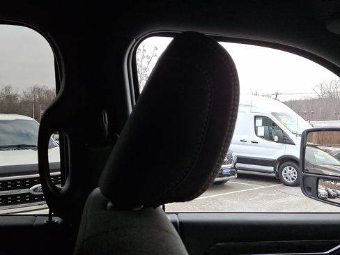 Used 2024 RAM 2500 Big Horn w/ Sport Appearance Package image 13