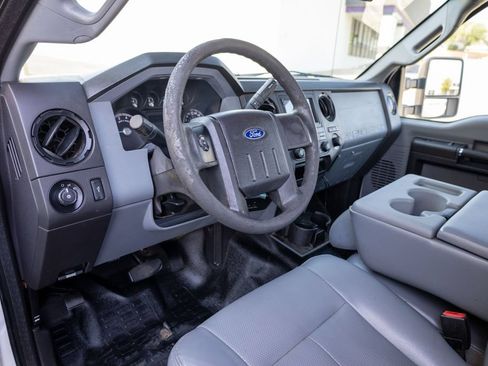 Used 2015 Ford F250 XL w/ Power Equipment Group RWD image 9