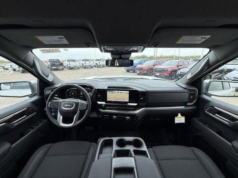 New 2026 GMC Sierra 1500 SLE image 24