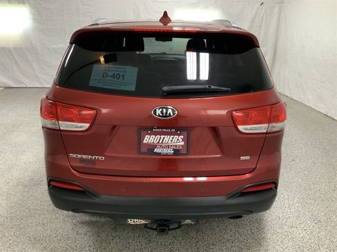 Used 2017 Kia Sorento FWD w/ LX Convenience Package image 6