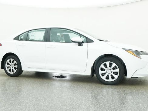 Used 2026 Toyota Corolla LE image 31
