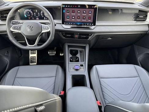 New 2026 Volkswagen Tiguan SE R-Line image 29