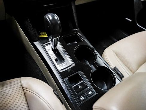 Used 2017 Subaru Outback 2.5i Limited image 21