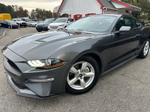 Used 2019 Ford Mustang Coupe image 7