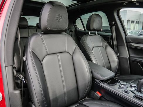 Used 2024 Alfa Romeo Stelvio Ti image 18