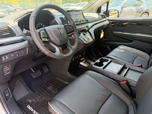 New 2026 Honda Odyssey Elite image 18