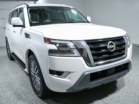 Used 2023 Nissan Armada SL w/ Captain's Chairs Package RWD image 5