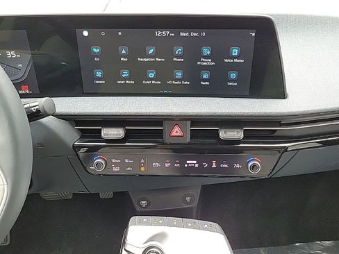 Used 2022 Kia EV6 Wind image 26