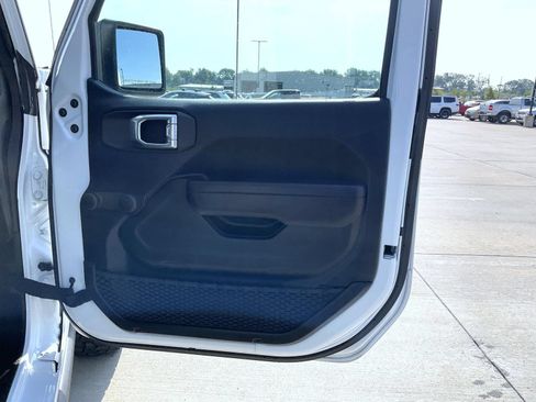 Used 2022 Jeep Wrangler Unlimited Sport AWD/4WD image 17