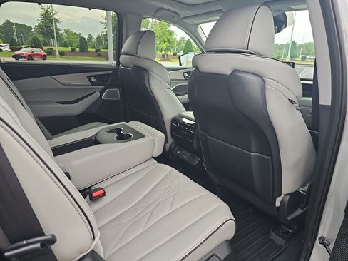 Used 2026 Acura MDX SH-AWD w/ Advance Package image 11