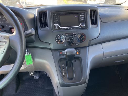 Used 2019 Nissan NV200 SV image 12