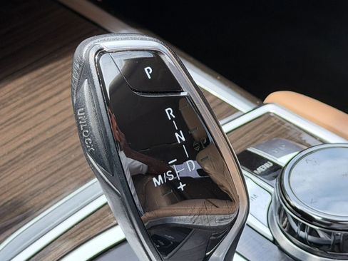 Used 2017 BMW 750i xDrive AWD/4WD image 64
